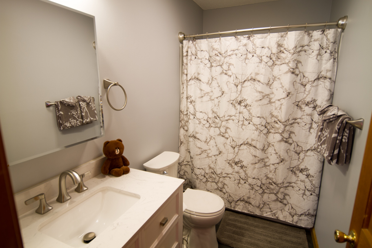 Full Bathroom